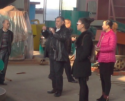 黎巴嫩客戶來廠訂購設(shè)備